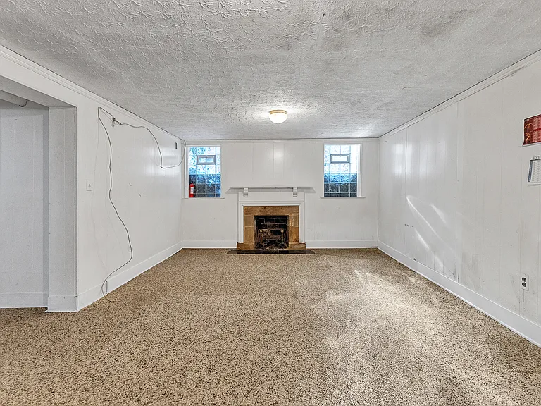 2317 Canterbury Rd — Photo 33