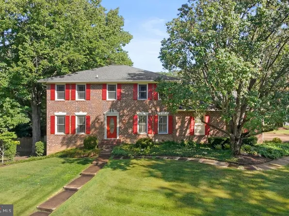 3716 Krysia Ct, Annandale, VA 22003