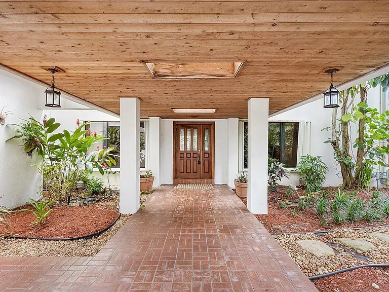 1240 SW 14th Ave — Photo 5