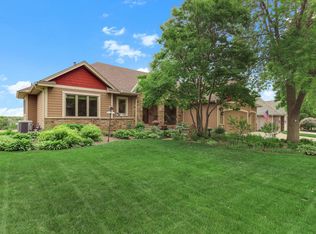 8811 Ridge Ponds Dr, Victoria, MN 55386