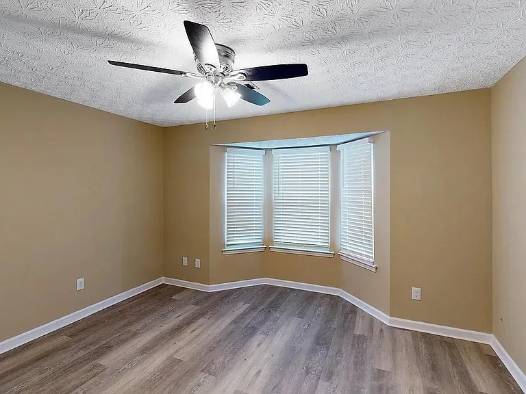1011 Travelers Trl NW — Photo 10