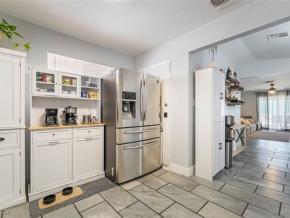 5th image of 405 Box Elder Way