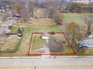 7011 Humbert Rd, Godfrey, IL 62035