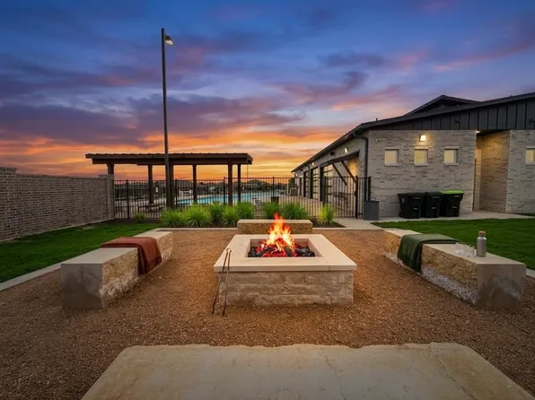 14033 Earlham St, Pilot Point, TX 76258
