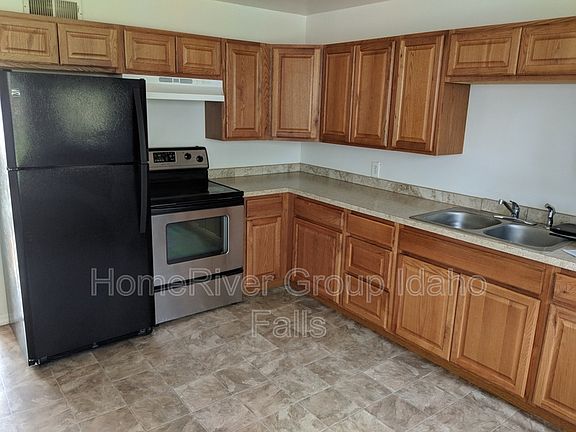 5th image of 1625 Ponderosa Dr