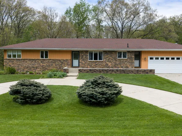 11 Stoner Dr, Valparaiso, IN 46385