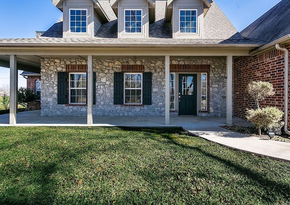 1st image of 181 Elm Dr