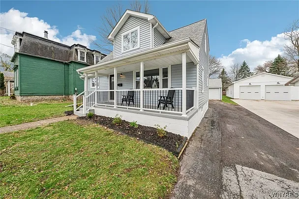 1468 Elm St