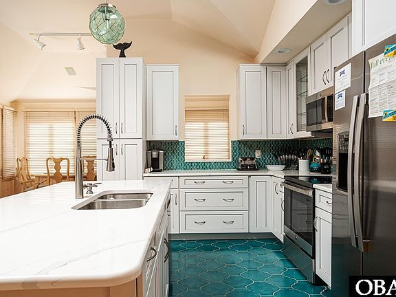 4th image of 185 Ocean Front Dr