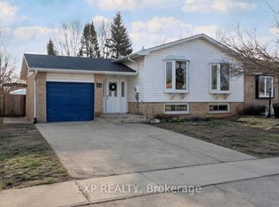 76 Bernick Dr, Barrie, ON L4M 2V6