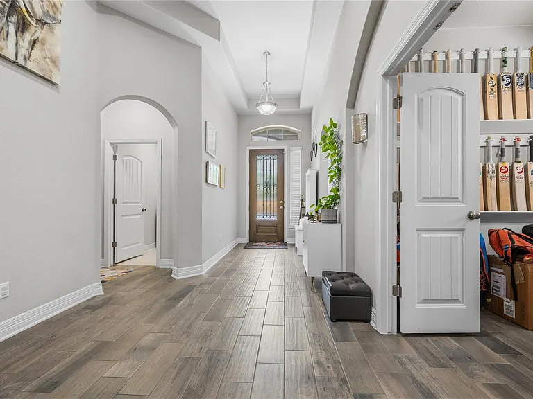 3013 Chalice Well Dr — Photo 6