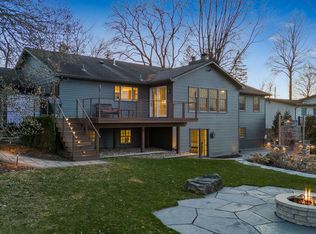 8020 Ore Knob Dr, Fenton, MI