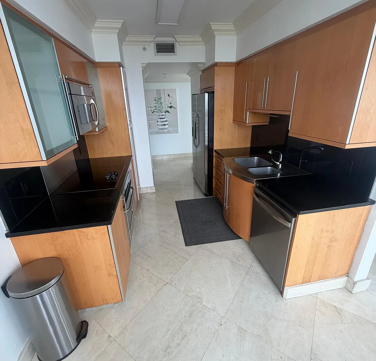 6365 Collins Ave — Photo 2
