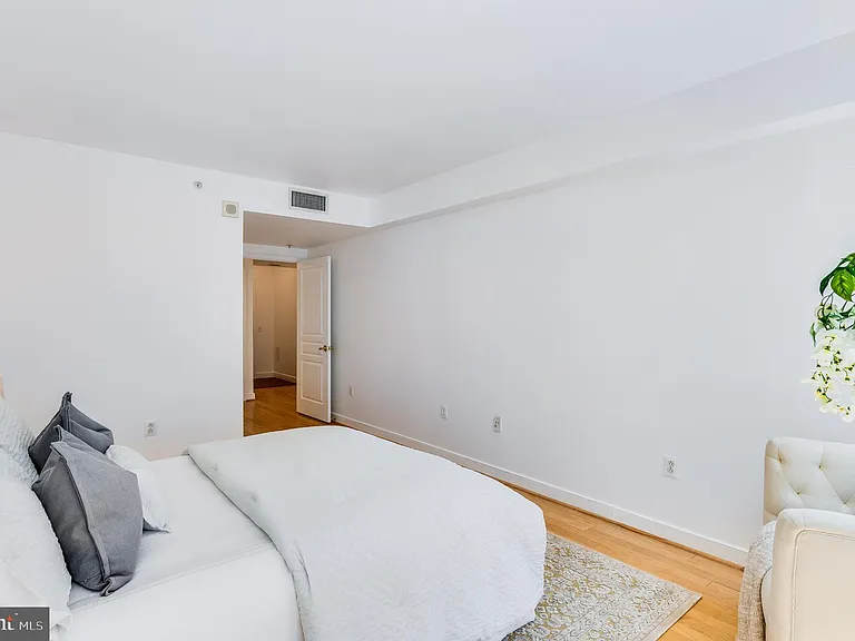 631 D St NW #330 — Photo 15