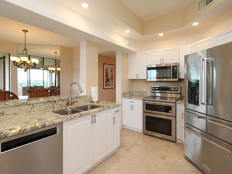 7024 Pelican Bay Blvd #F-504 — Photo 37