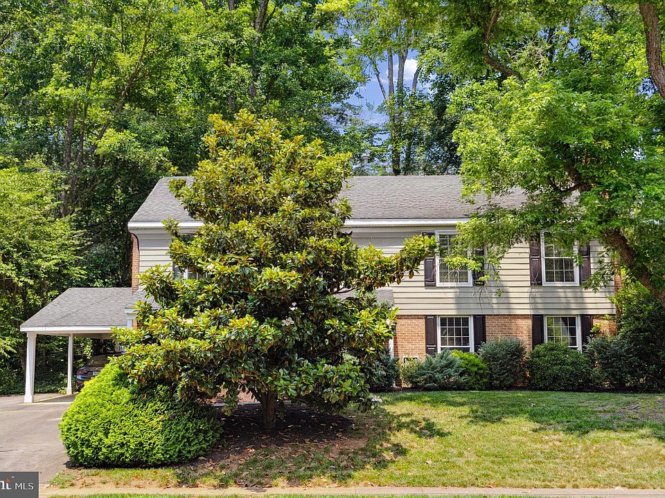 1st image of 8212 Mockingbird Dr