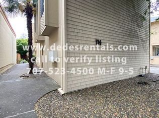 714 College Ave APT 4, Santa Rosa, CA 95404