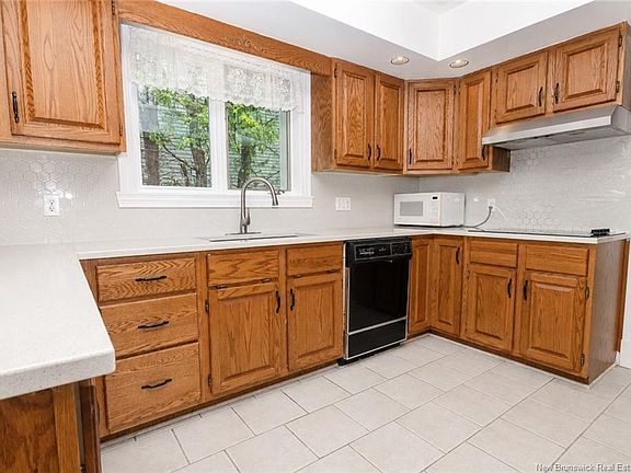5th image of 11 Baxter Ct