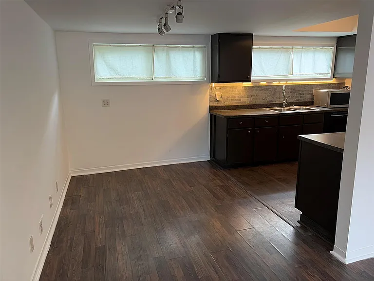 1975 Lexington St #2 — Photo 4