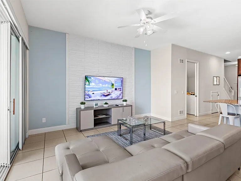 154 Captiva Dr — Photo 11