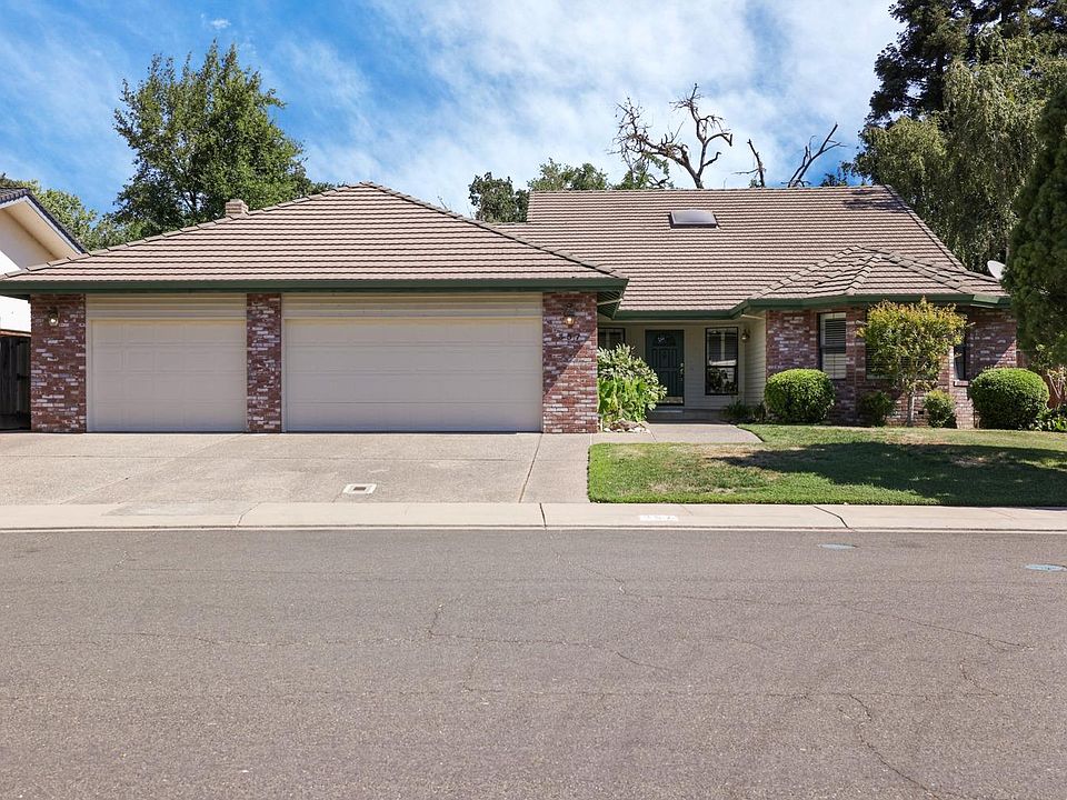 1st image of 357 River Meadows Dr