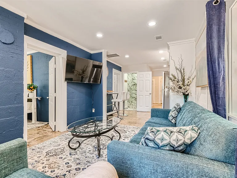 220 Bass St SE — Photo 5