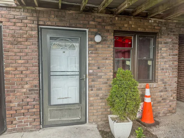2 Craftwood Road #30, Waterbury, CT 06704