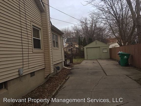 2nd image of 22124 Oakwood Ave