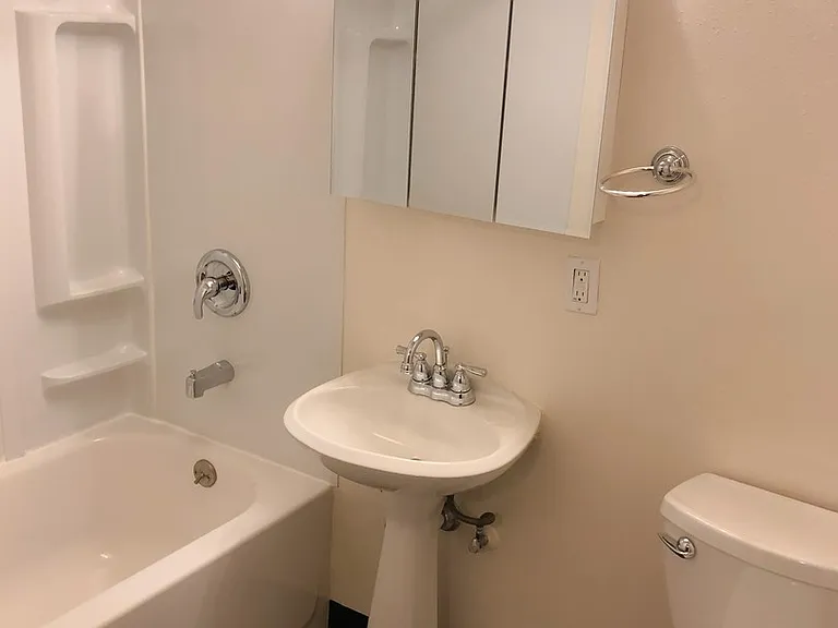 Mercer Vista Apartments — Photo 7