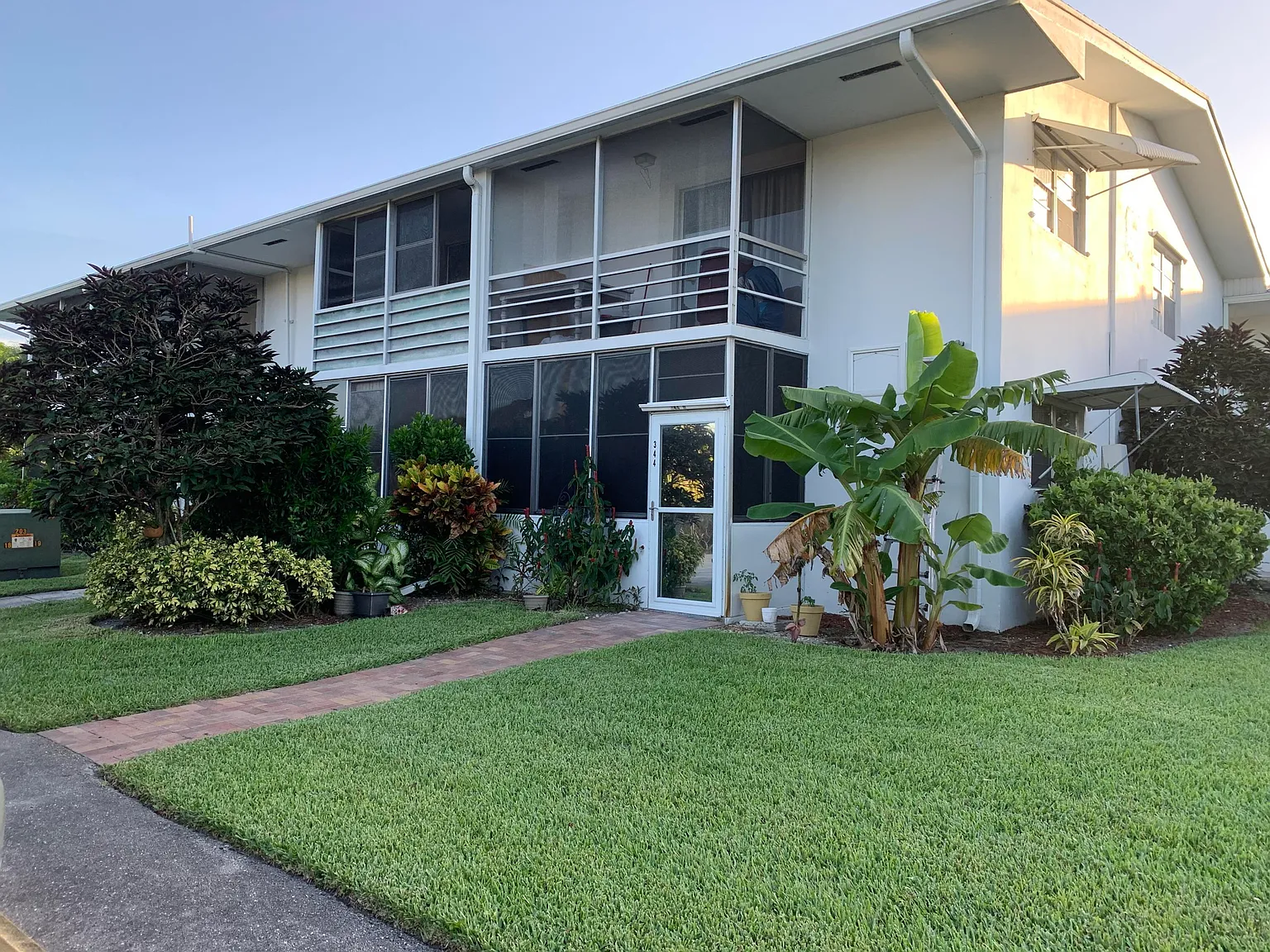 1 bed, 1.5 bath, 684 sqft, $1,450 — Photo 1