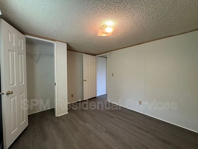 1227 Village Rd — Photo 16
