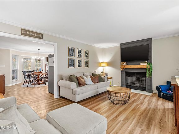 5th image of 4806 Clairson Dr
