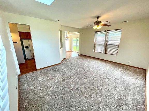 4th image of 24953 Franklin Ln