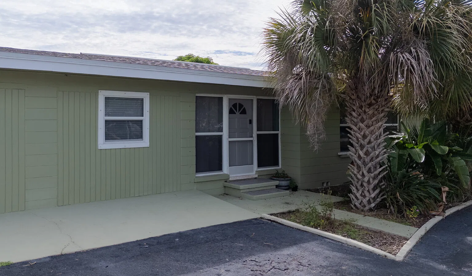 2 bed, 1.0 bath, 900 sqft, $1,575 — Photo 1
