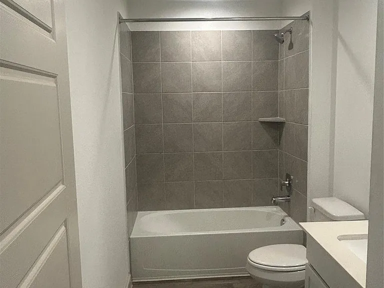 215 Dusty Bridle Ln — Photo 10