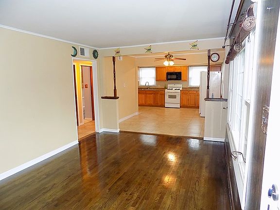 2nd image of 840 N Roy Ave