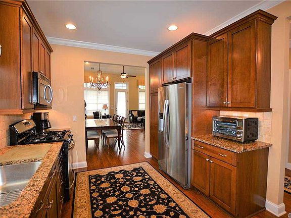 3rd image of 159 Symphony Ct