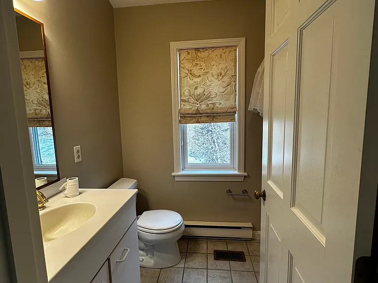 487 Carpenter Ln — Photo 18