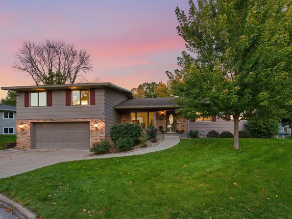 227 Ridgewood Ct, Waconia, MN 55387