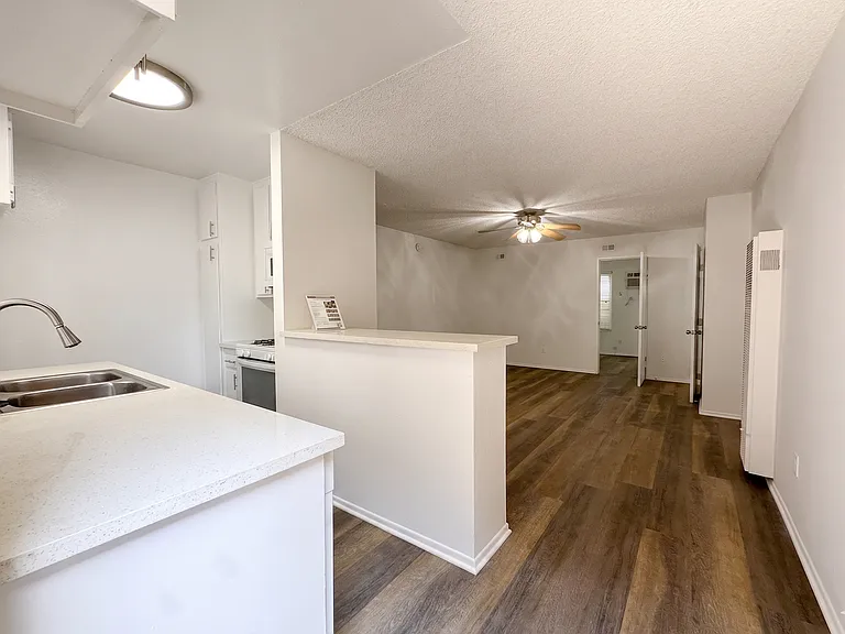 6736 Cleon Ave — Photo 1