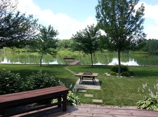 237 Lakeview Dr, Mason City, IA 50401