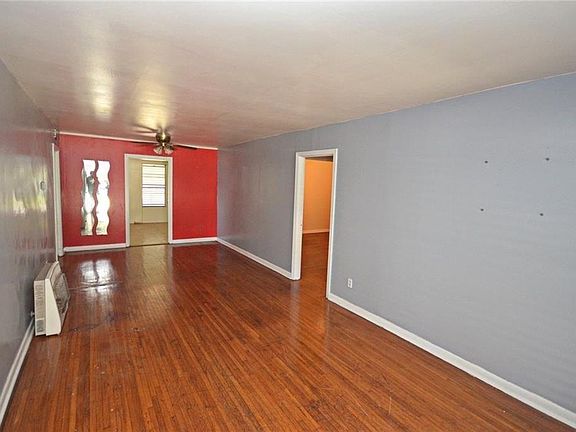 2nd image of 1026 Campbell St