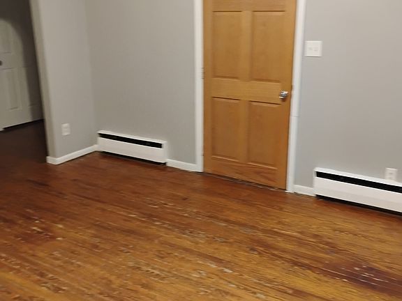 3rd image of 2226 E Broadway St