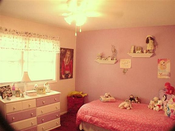 5th image of 37 Lace Ln