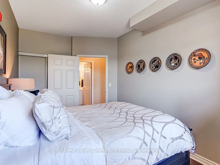 15450 Yonge St #414 — Photo 19