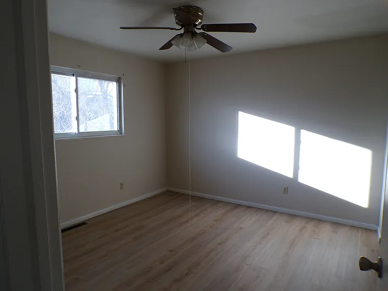 1308 Hartford St — Photo 9