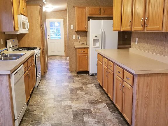4th image of 44 Skyridge Ln