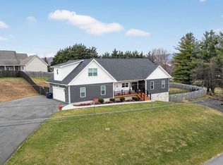 222 Spanish Oak Ln, Glade Spring, VA 24340