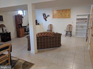 70 N Oak St, Manheim, PA 17545