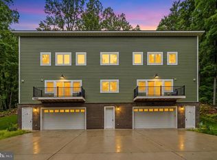 13537 Hanging Rock Ln, Lovettsville, VA 20180